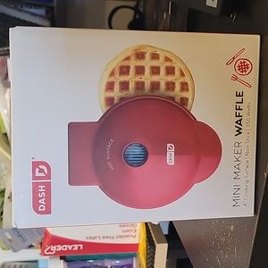 Dash-Waffle maker (mini) NWT